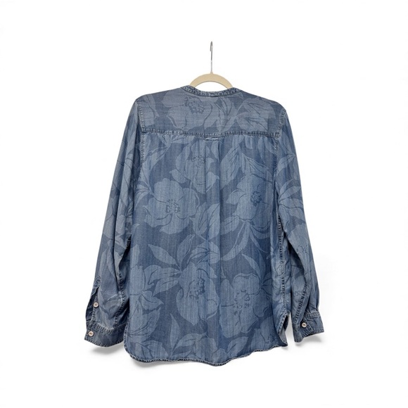 Tommy Bahama Floral Chambray Shirt Women’s Medium EUC - Picture 2 of 3
